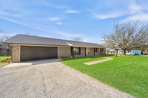 502 S 8th St, Valley Mills, TX, 76689-4527 | Card Image