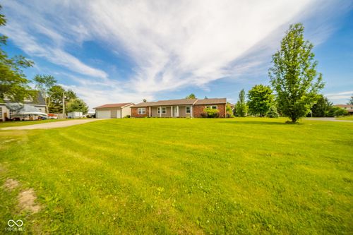 6863 Jennifer Ct, Greenfield, IN, 46140-9528 | Card Image