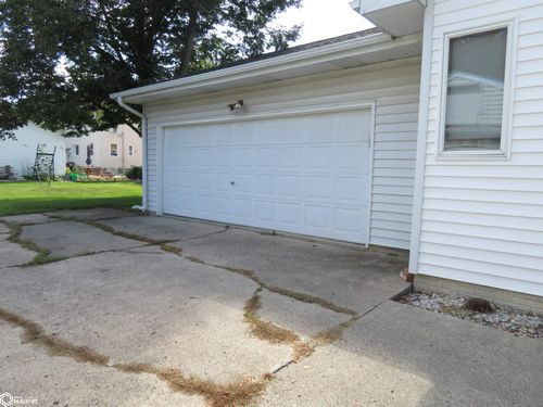 212 3rd Ave Ne, Clarion, IA, 50525-1112 | Card Image