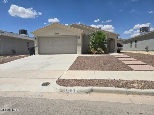 13833 Flora Vista Ave, Horizon City, TX, 79928-2420 | Card Image
