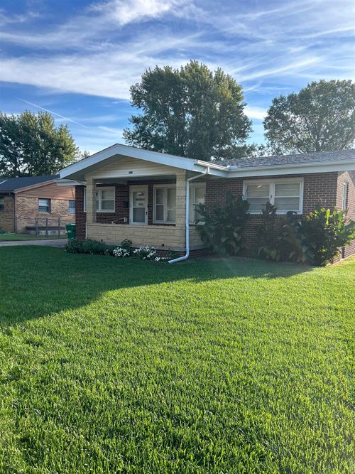 150 Sunset Ave, Haysville, KS, 67060-1518 | Card Image