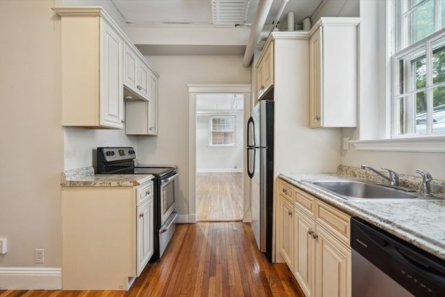 APT-1 - 20 Marshal St, Condo with 1 bedrooms, 1 bathrooms and 1 parking in Brookline MA | Image 5