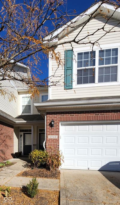 5712 Polk Drive, Condo with 3 bedrooms, 2 bathrooms and null parking in Noblesville IN | Image 1