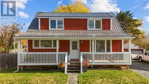 573 Phillip St, Lively, ON, P3Y1N1 | Card Image