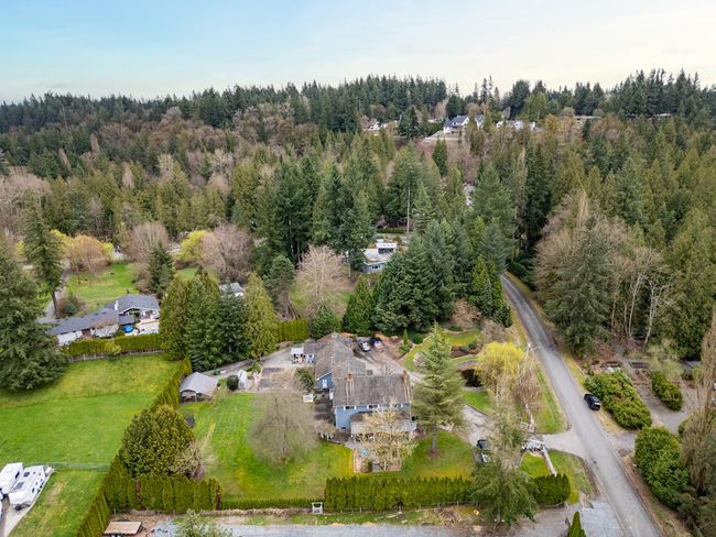 17 Clovermeadow Crescent, House other with 4 bedrooms, 3 bathrooms and 15 parking in Langley BC | Image 35