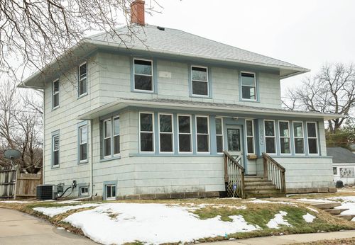 1600 Forest Ave, Waterloo, IA, 50702-1744 | Card Image