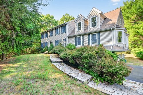 1 Great Cedar Dr, Lakeville, MA, 02347-2277 | Card Image