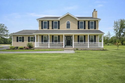 311 Middle Rd, Hudson, NY, 12534-4162 | Card Image