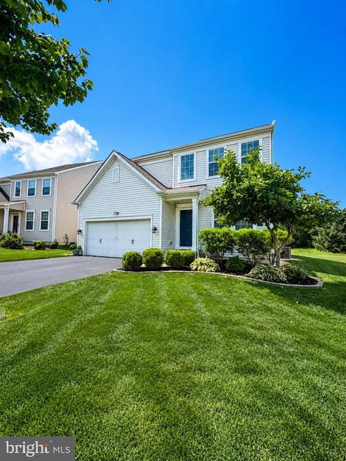 823 S Haines Cir, DOWNINGTOWN, PA, 19335-4978 | Card Image