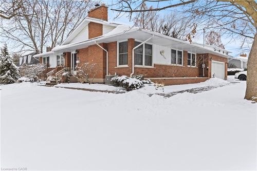 7075 Waterloo Dr, Niagara Falls, ON, L2J1E3 | Card Image