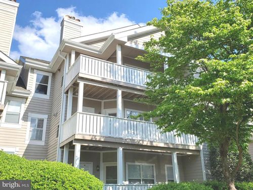 301-6005 Rosebud Ln, CENTREVILLE, VA, 20121-5186 | Card Image