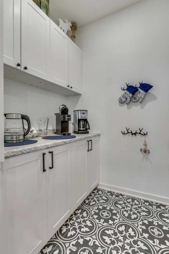 1575 Dobbyn Rd, House other with 2 bedrooms, 2 bathrooms and 20 parking in Alvinston ON | Image 15