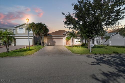 8125 Silver Birch Way, LEHIGH ACRES, FL, 33971-3727 | Card Image