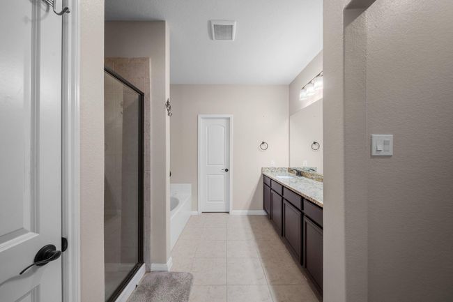 Primary bathroom | Image 6