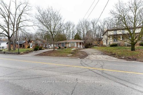 368 Fountain St S, Cambridge, ON, N3H1J3 | Card Image