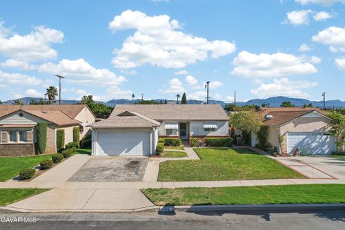 9024 Woodale Ave, Arleta, CA, 91331-5825 | Card Image