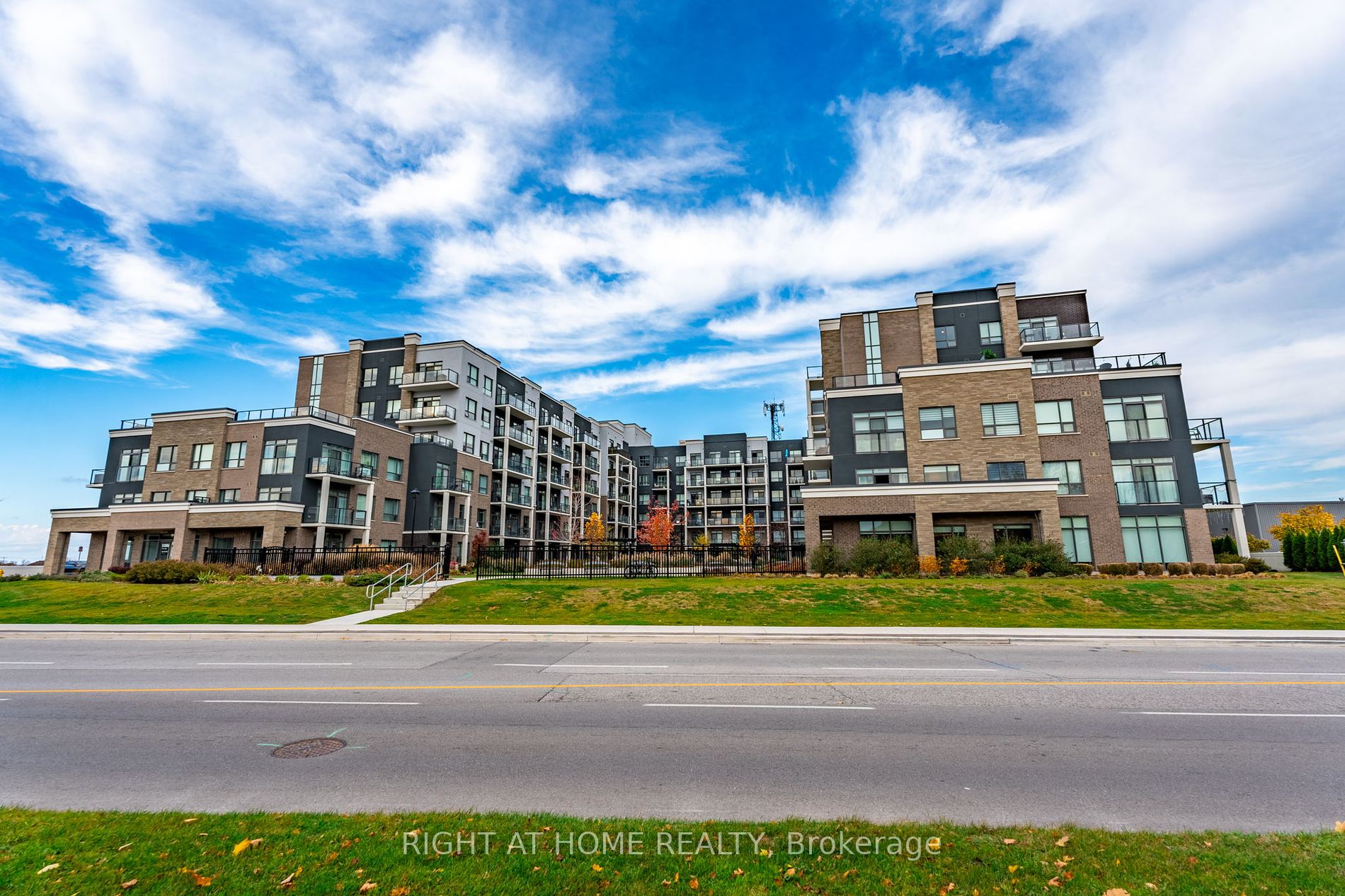 232 5055 Greenlane Rd, For Sale in Beamsville eXp Realty