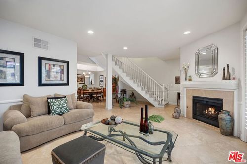 unit-8-18135 Burbank Blvd, Tarzana, CA, 91356-2575 | Card Image