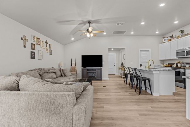 2021 Escalara St, House other with 4 bedrooms, 2 bathrooms and 2 parking in Midland TX | Image 10