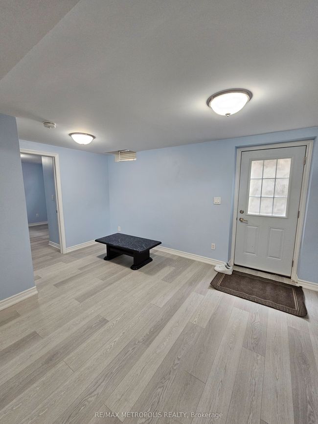 1595 Otonabee Dr, House other with 2 bedrooms, 1 bathrooms and 1 parking in Pickering ON | Image 4