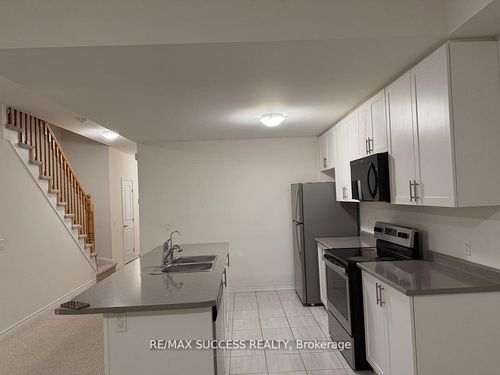 4-77 Diana Ave, Brantford, ON, N3T0R6 | Card Image