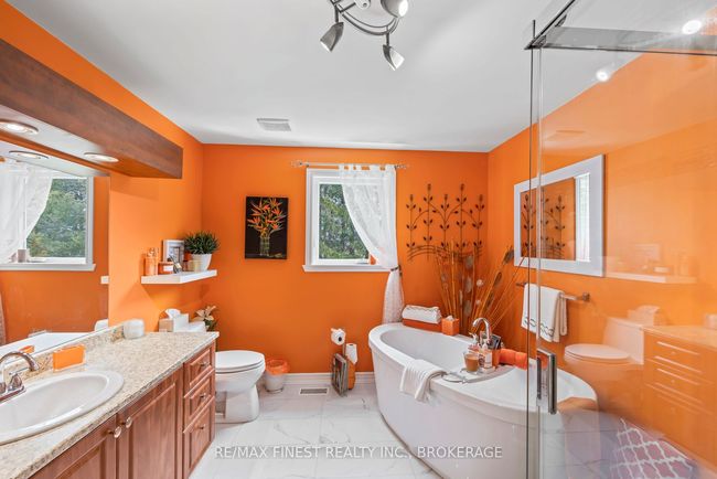 29 Cummings Rd, House other with 6 bedrooms, 5 bathrooms and 6 parking in Lyn ON | Image 25