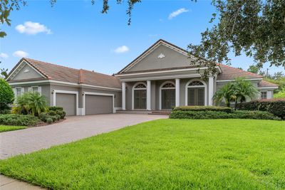 Front angled garage view | Image 3