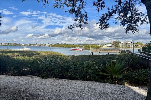 111-6063 E Peppertree Way, SARASOTA, FL, 34242-8779 | Card Image