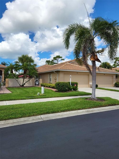 111 Auburn Woods Cir, VENICE, FL, 34292-3086 | Card Image