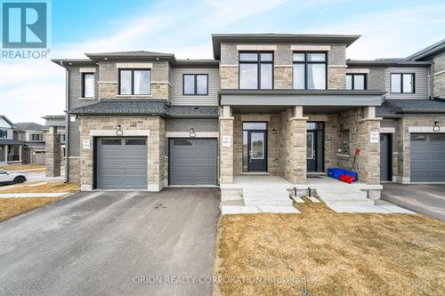 133 Fenchurch Manor Avenue, Barrie, ON, L9L0X1 | Card Image