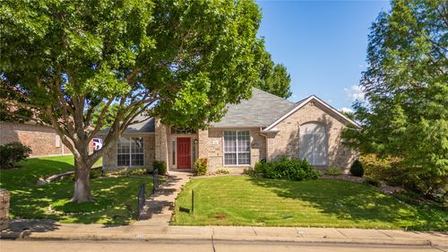 311 Julian Dr, Rockwall, TX, 75087-4649 | Card Image