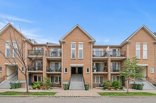 302-128 Aerodrome Cres, East York, ON, M4G4J2 | Card Image