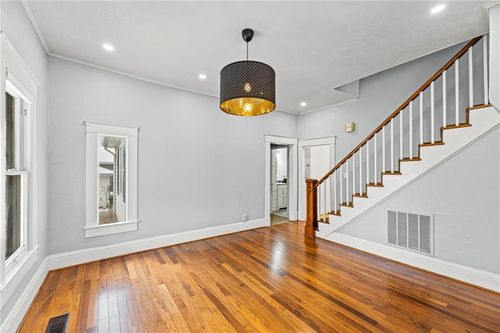 923 Cherokee St, Humboldt, KS, 66748-1911 | Card Image