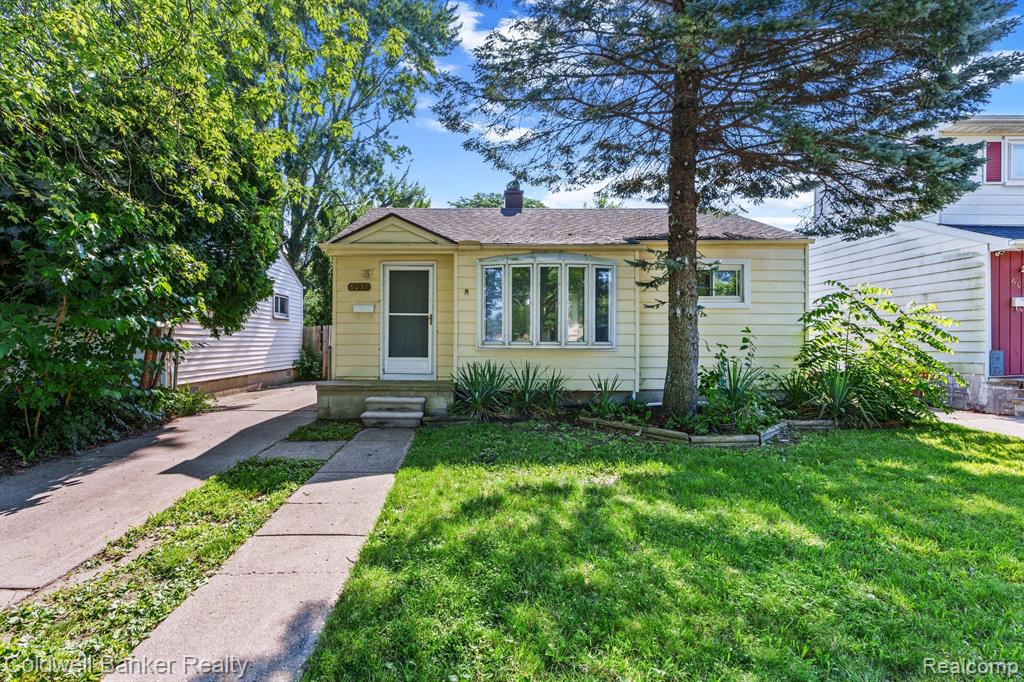 John Daly St, Taylor, MI 48180