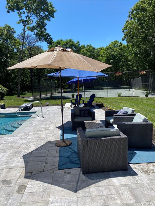 27 Deer Path, Southampton, NY, 11959 | Card Image