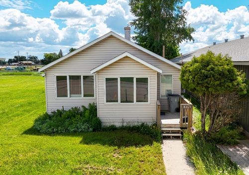 4821 51st Ave, High Prairie, AB, T0G1E0 | Card Image