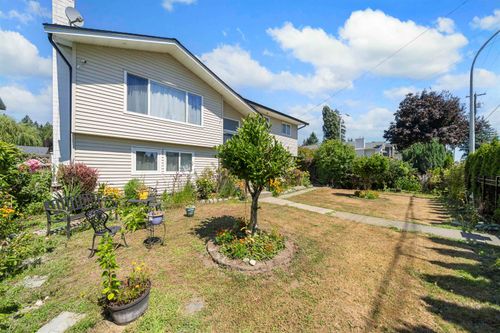 1121 Prairie Ave, Port Coquitlam, BC, V3B1S7 | Card Image