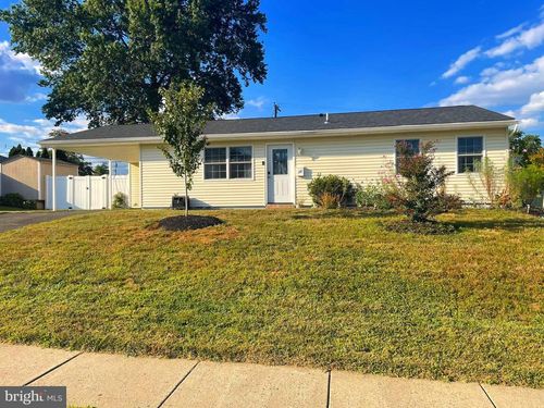 12 Tanglewood Ln, LEVITTOWN, PA, 19054-2206 | Card Image