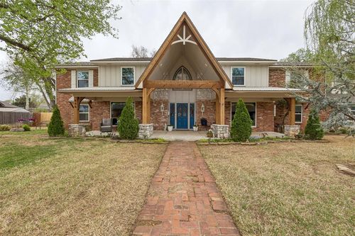 806 Glenmanor Dr, Midwest City, OK, 73110-1230 | Card Image