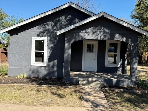 705 E 9th St, Coleman, TX, 76834-6612 | Card Image