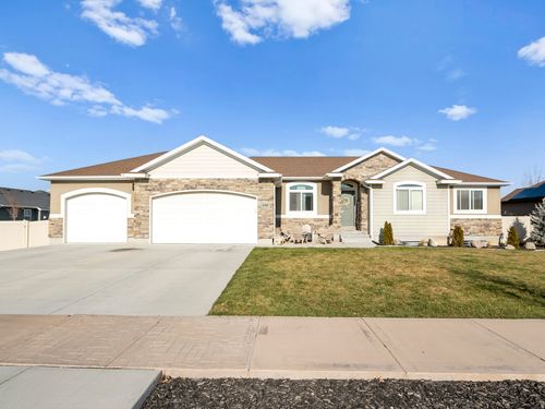 579 E Coach Ln, Grantsville, UT, 84029-5549 | Card Image