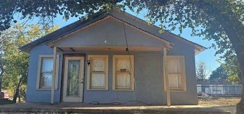 506 E 2nd St, Brady, TX, 76825-5101 | Card Image