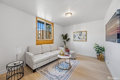 44 Burr Ave, San Francisco, CA, 94134-3214 | Card Image
