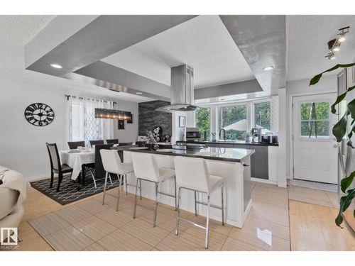 4682 17 Ave Nw, Edmonton, AB, T6L2R9 | Card Image