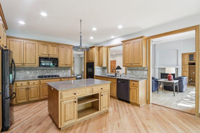 3134961 Chapel Ridge Rd, House other with 3 bedrooms, 2 bathrooms and null parking in Hartland WI | Image 13