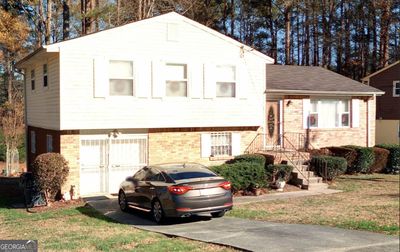 6695 Hidden Brook Trail, House other with 3 bedrooms, 1 bathrooms and null parking in College Park GA | Image 3