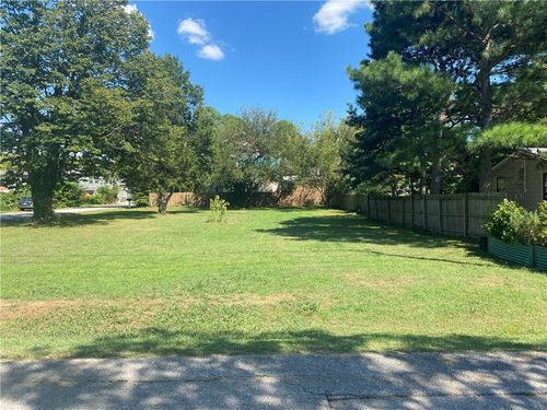 1940 N Easy Ave, Fayetteville, AR, 72703-2414 | Card Image