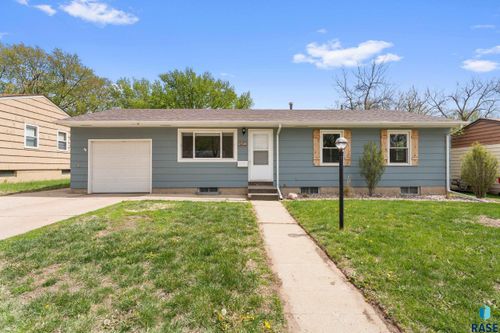 1716 S Olive Dr Dr Drive, Sioux Falls, SD, 57103 | Card Image