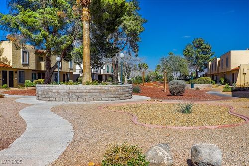 431 Las Casitas Way, Las Vegas, NV, 89121-2414 | Card Image