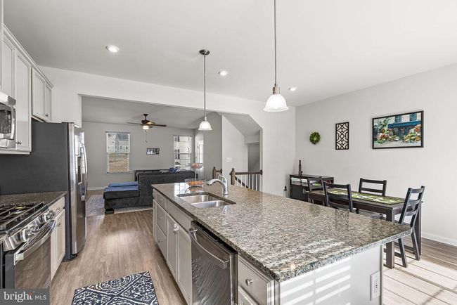511 Landing Dr, Townhouse with 3 bedrooms, 3 bathrooms and null parking in FREDERICKSBURG VA | Image 6